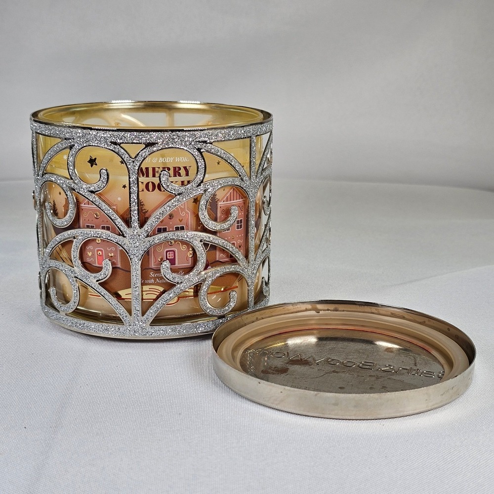 New Bath & Body Works Merry Cookie 3 Wick Candle with Silver Glitter Holder